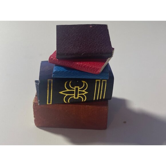 Doll House Miniatures Library reading Book USA Today Comics Magazine VTG - Picture 2 of 13